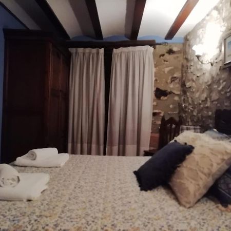 Cal Pons Bed & Breakfast Prades Oda fotoğraf